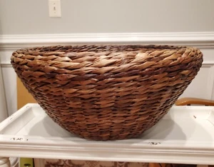 Round wicker woven basket newborn photography prop *new* - Picture 1 of 5
