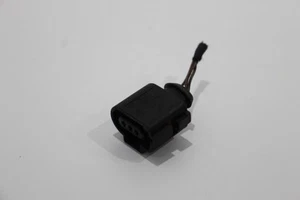 VW Transporter T6 3 Pin Wiring Connector and Short Length of Wire 1J0973703B - Picture 1 of 13