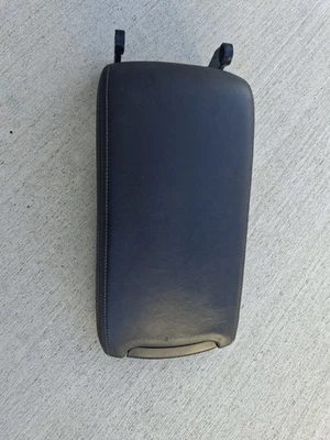 09-15 2009-2015 Toyota Venza negro consola central tapa de almacenamiento cubierta reposabrazos OEM Foto 1 de 4