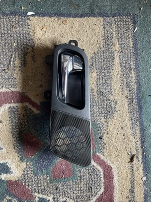 2008-2013 Infiniti G37 Coupe Driver Side Inside Door Handle And Cover (Used) - Image 1 of 4