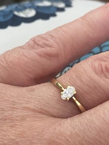 18ct Yellow Gold Diamond Ring 18K 0.25ct Oval Diamond Solitaire Ring Marked .25 - Picture 1 of 10