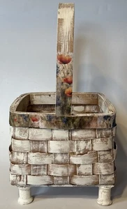 Cesta estilo vintage reciclada con pintura de pies de carrete y decoupage - Imagen 1 de 10