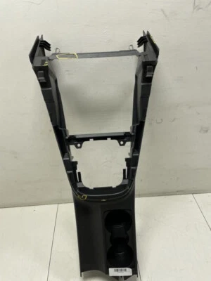 VOLKSWAGEN GOLF 2012 BASE CONSOLA CENTRAL MOLDURA CON PORTAVASOS DE FÁBRICA Foto 1 de 4