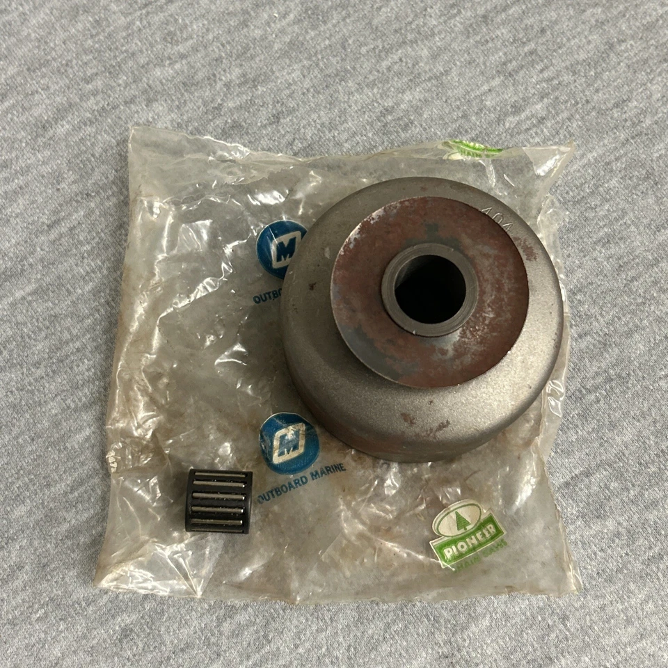 NOS Pioneer 474453 Chainsaw Sprocket Assembly - Image 1 of 4