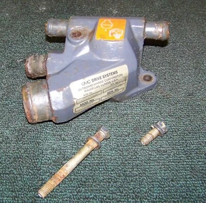 CARCASA TERMOSTATO OMC 4.3L 5.0L 5.7L 91079 - Imagen 1 de 3
