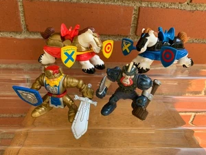 FIGURAS Y CABALLOS CASTILLO GRANDES AVENTURAS FISHER PRICE DE COLECCIÓN - Imagen 1 de 3