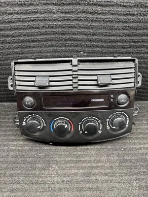 2004 - 2010 Toyota Sienna Temperature AC Climate Control Heater 84010-08010 CP - Image 1 of 4