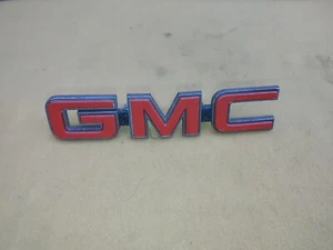Vintage OEM 1982-1990 GMC Grille Emblem S15 Pickup, S15 Jimmy 14035931 Used - Picture 1 of 8