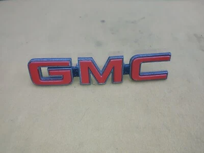 Vintage OEM 1982-1990 GMC Grille Emblem S15 Pickup, S15 Jimmy 14035931 Used - Image 1 of 4