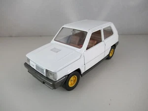 Burago 1:24 Fiat Panda 45 - Picture 1 of 6