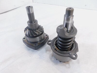 Suzuki Intruder 750 800 Boulevard S50 Secondary Output Drive Bevel Gear Shafts - Image 1 of 4