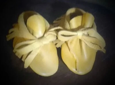 Handmade Deerskin Baby Moccasins sz 6-12 mos. Native American Style Made In USA - Image 1 of 2
