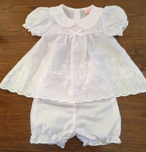 🌸 BABY GIRLS BRODERIE ANGLAIS WHITE  DRESS & KNICKERS SET  0/3, 3/6 MONTHS BNWT - Picture 1 of 1