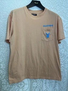 Vintage Pacsun Herren Playboy Hemd Rosa Kurzarm Tasche T-Shirt Herren Größe L - Bild 1 von 4