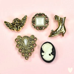 DRESS IT UP Buttons Nostalgic Treasures 184 - Victorian Vintage Cameo Gold Fleur - Picture 1 of 3