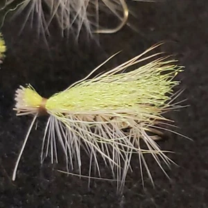 ELK HAIR CADDIS CREAM SIZE 18 CUSTOM TIED DRY FLY FISHING FLIES HI VIS FRONTIER - Picture 1 of 4