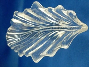 Unusual RARE Vintage/Retro 21cm ART GLASS 3D LEAF DISH Collectable VG - In Aust - Imagen 1 de 12