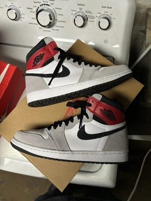 Talla 8.5 - Jordan 1 Retro Alto OG Gris Humo 2020 LIMPIO 🧼✅ Foto 1 de 4