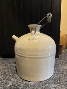 Antiker weißer Teigkrug aus Steinzeug mit Draht/Holzgriff - Bild 1 von 11