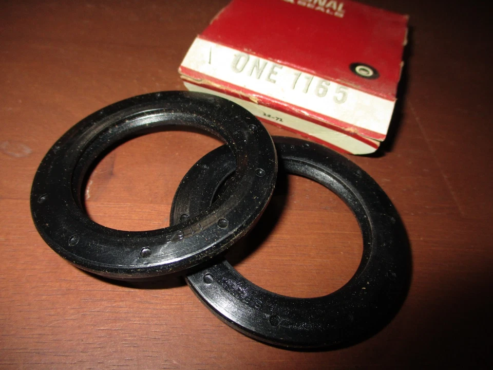 1966 1967 1968 1969 + VOLKSWAGEN VW Series 1200 1300 1500 + Sellos de rueda delantera Foto 1 de 1