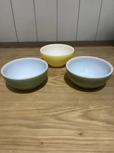 Vinatge Fire King Suppe Müsli 5" Schüsseln, 3er Set Milchglas USA weißer Rand, grün - Bild 1 von 12