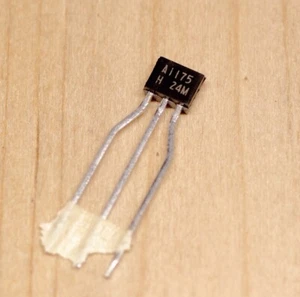 25 Stück 2SA1175 NEC Transistoren - Bild 1 von 3