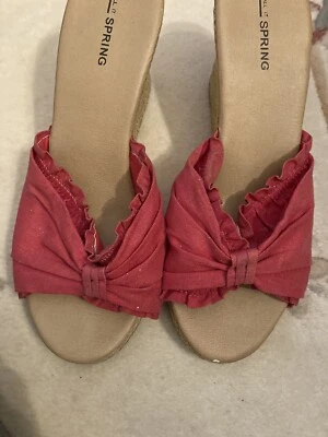 Woman’s shoes size 9 CALL IT SPRING WEDGE RED EUC - Image 1 of 4