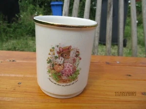 CROWN DEVON POT   ....NO LID  11.5 cm tall Friends we share are friends who care - Picture 1 of 4