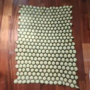 VTG Daisy Flower Lap Afghan Crocheted 3D Ivory Yellow Green Throw Blanket - Picture 1 of 7