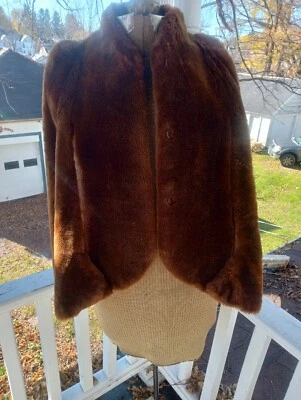 Capa de castor esquilada genuina marrón oscuro verdadera vintage ~ pieles Freedman, Ginebra Nueva York Foto 1 de 4