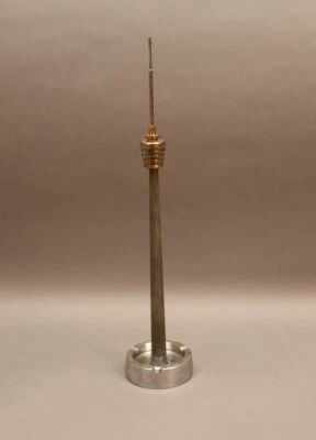 Fernsehturm Stuttgart - Alte Metalldreherarbeit mit Ascher Fritz Leonhardt  F6 - Bild 1 von 4