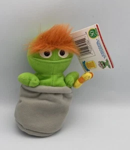 Tyco Sesame Street Beans OSCAR the GROUCH Muppet 8" Plush Vintage 1997 w/ Tag - Picture 1 of 3