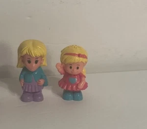 Fisher Price Little People Big Helpers Personaggi Famiglia Mamma e Ragazza 2 pz. lotto - Foto 1 di 7