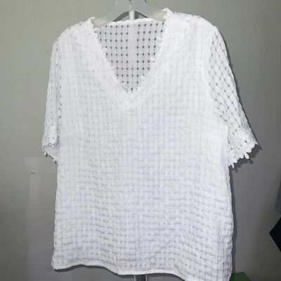 Top blanco con textura boho floral cuello en V talla XXL sin marca Foto 1 de 4