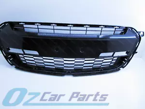 BLACK LOWER GRILLE FOR HOLDEN COMMODORE VF SERIES 2 SS SSV SV8 SV6 GENUINE NEW - Picture 1 of 9