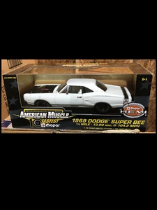 1969 Dodge Super Bee White 1:18 Ertl American Muscle 33010 - Picture 1 of 3