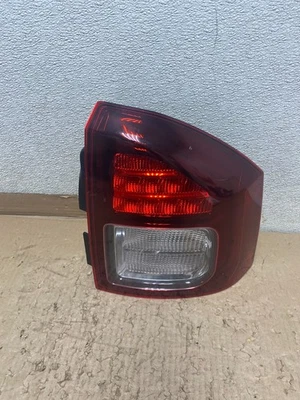 Luz trasera lateral para pasajero derecho Jeep Compass 2014-2017 U2482 DW Foto 1 de 4