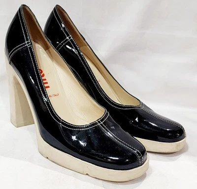 Bomba de Salto de Borracha Miu Miu COURO ENVERNIZADO PRETO Off-White UE 37 Plataforma 7 Usada - Imagem 1 de 4