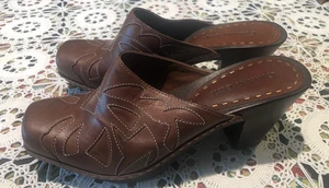 Zuecos Gianni Bini Marrón Cuero Trabajado 2" Tacones Puntera Occidental Talla 5M - Imagen 1 de 5