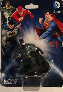 DC Comics ~ Batman Figurine ~ 2 1/2" ~ Brand New ~ Still Sealed - Picture 1 of 5