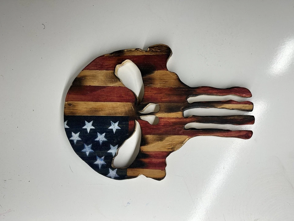 Madera Tallada Bandera Americana Calavera Castigador Regalos de Jubilación ManCave Foto 1 de 1