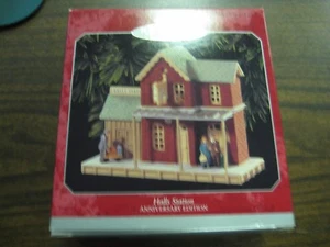 1998 Hallmark Keepsake Ornament "Halls Station" Anniversary Edition - Picture 1 of 3