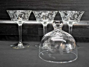 4-teiliges Set - Vintage geätzte Blätter - 3 Cordial Gläser & Käsecloche (730) - Bild 1 von 7