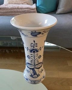 Meissen Trichtervase Kratervase Crater Funnel Vase Zwiebelmuster Onion Pattern - Bild 1 von 9