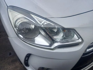 CITROEN DS3 2011 SCHEINWERFER O/S FAHRERSEITE / RECHTE SEITE - Bild 1 von 1
