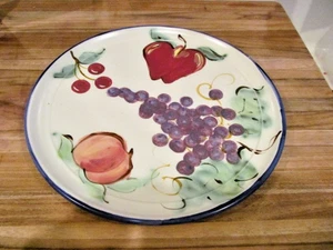 *Vintage CLOUDS FOLSOM 11" round Fruits Art Pottery Plate 1998 - Picture 1 of 2
