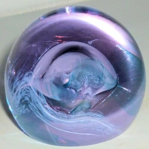 STUNNING VINTAGE RETRO CAITHNESS GLASS BLUE PINK PURPLE MOONCRYSTAL PAPERWEIGHT - Picture 1 of 9