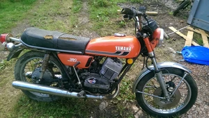 Yamaha RD350 RD 350 restoration project barn find spares repair classic vintage - Picture 1 of 12
