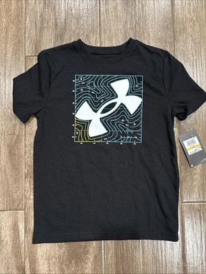 Camiseta deportiva pequeña con logotipo para niños y jóvenes con armadura nueva con etiquetas Foto 1 de 4