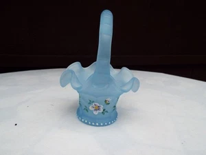 Fenton Mini Korb, blau satiniertes Glas, HP, signiert - Bild 1 von 6